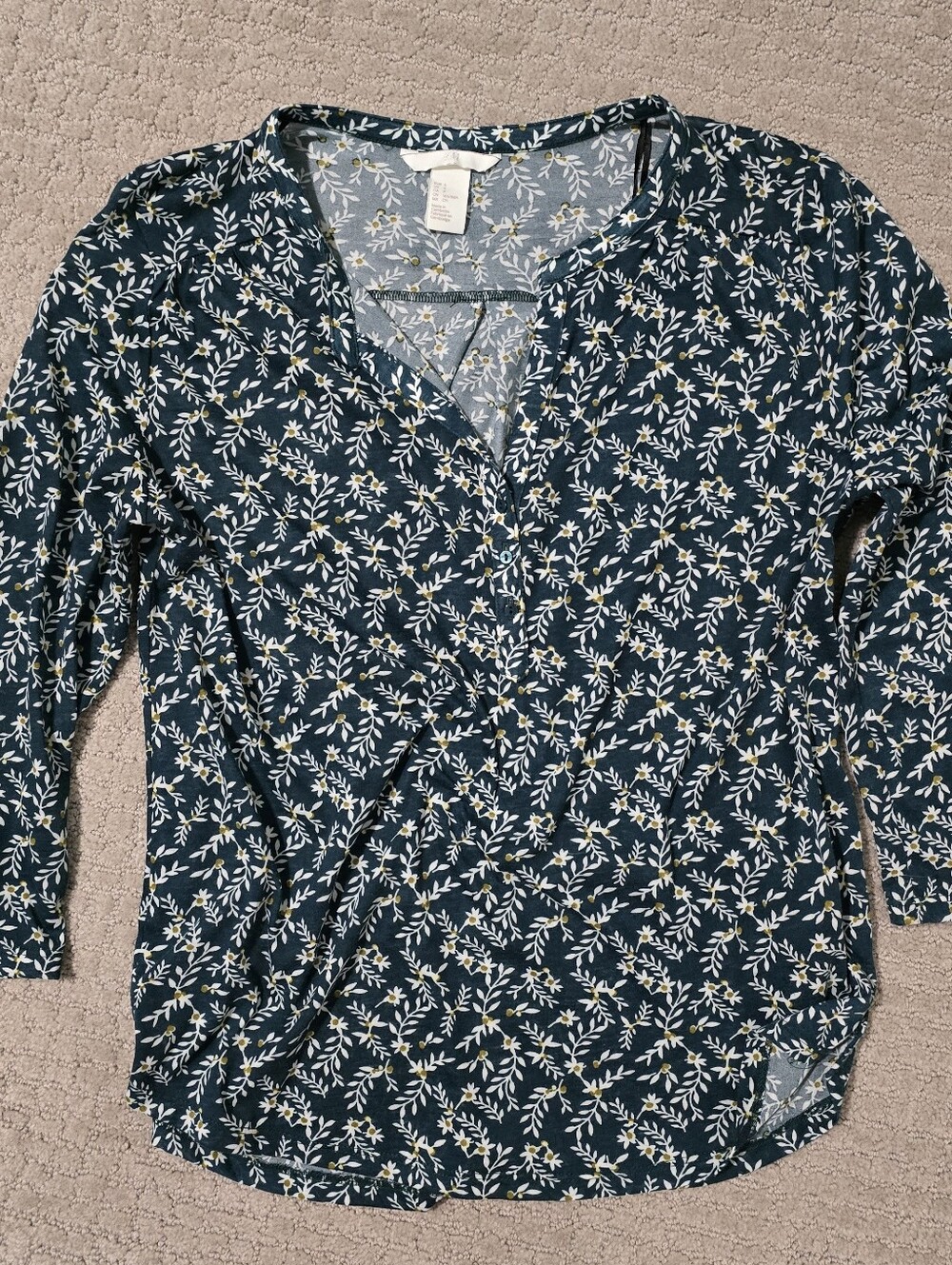 H&M Women’s Green Leaf-Print Henley Blouse, S - Picture 5 of 6